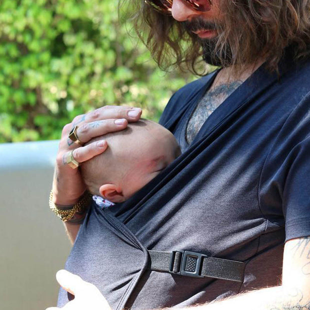 Mother Soothing T-Shirt Vest Holding Baby Clothes