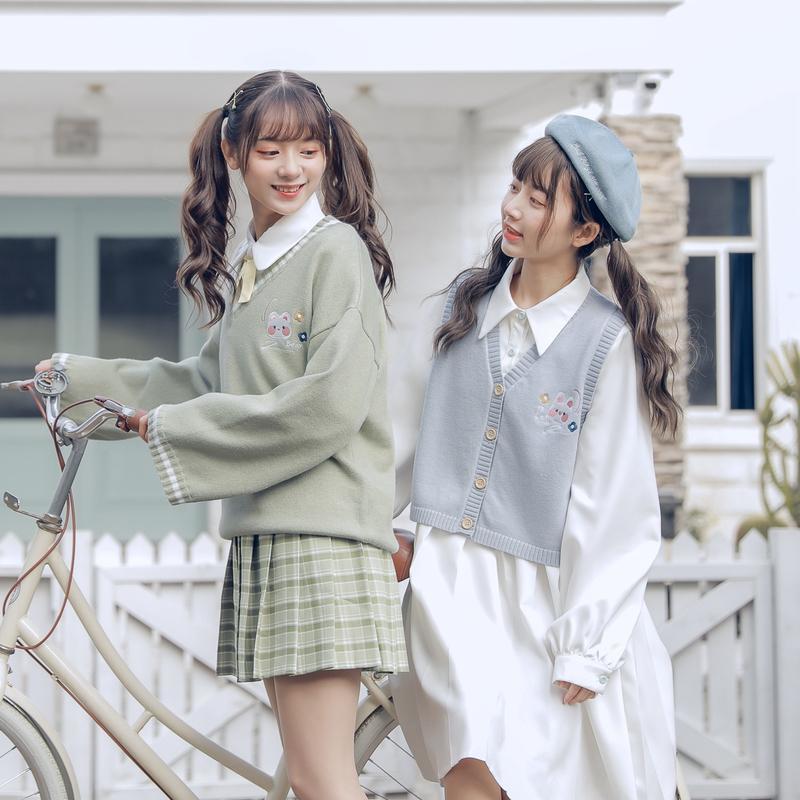 College style sweater sweater